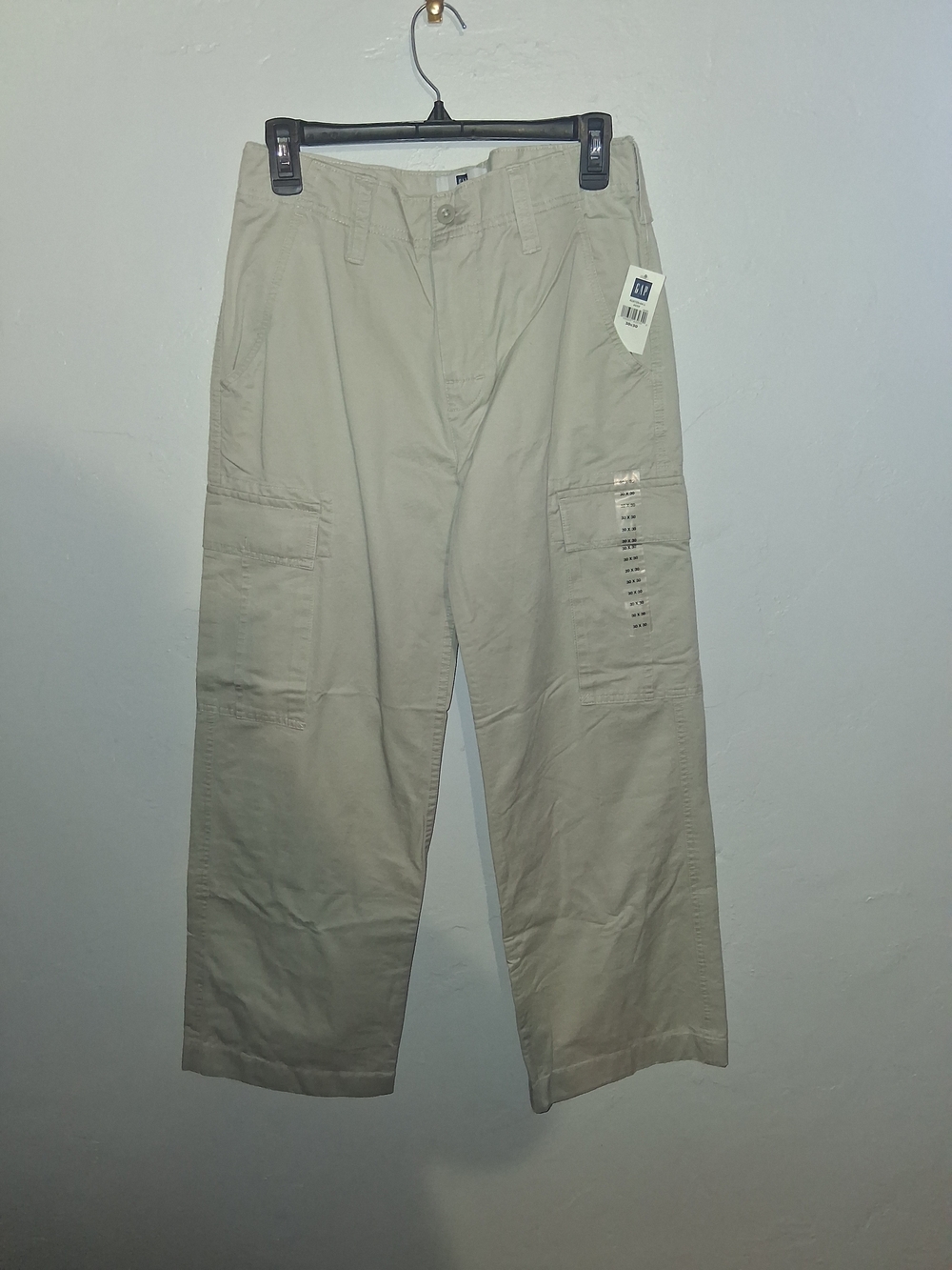 GAP Men’s Light Khaki Cargo Pants
